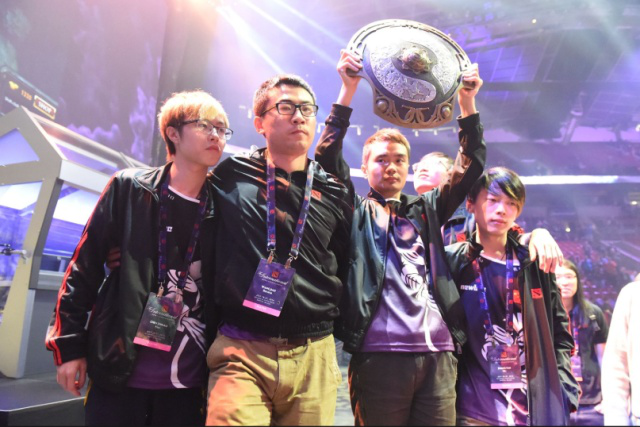 韩网投票最佳阵容结果与官方最相似 仅ADC位置阵容不同！