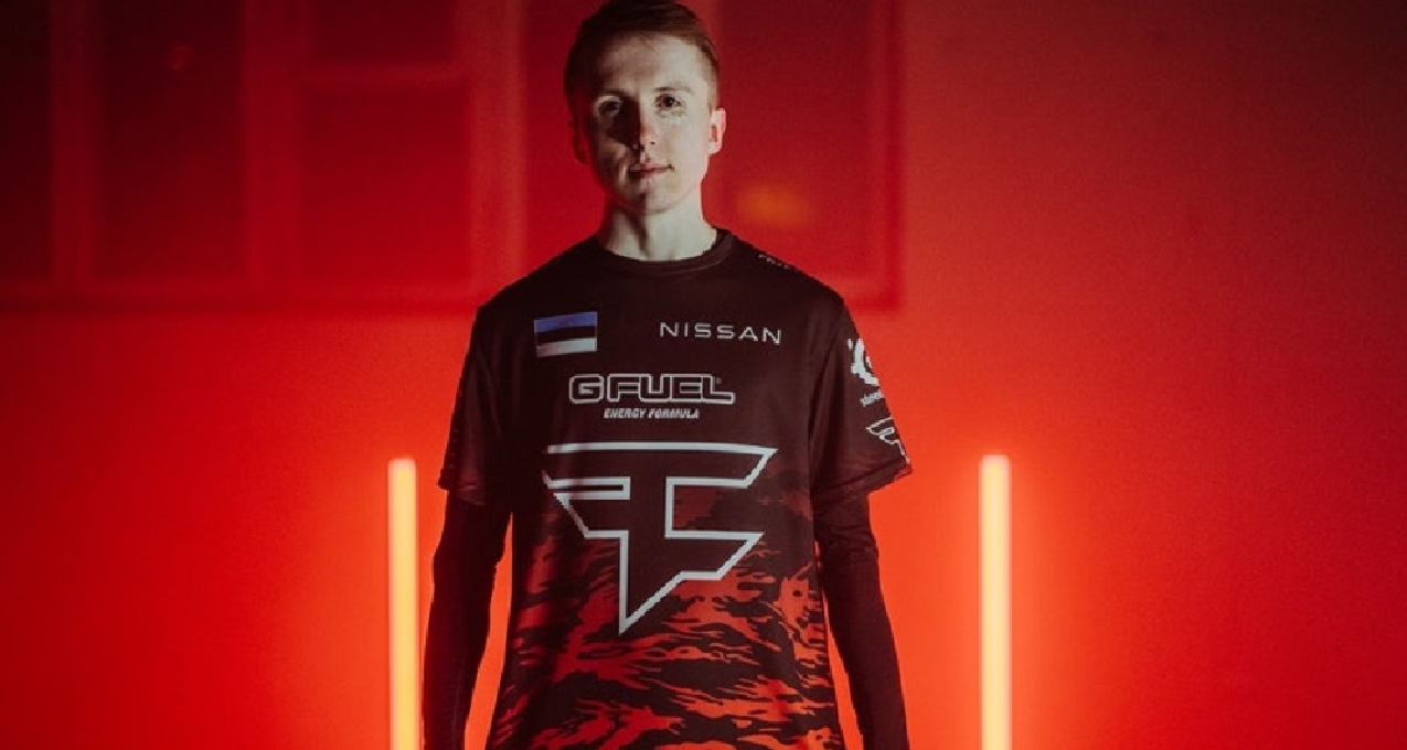 iG选手赛后返图：YSKM眼里无光 全队表情严肃